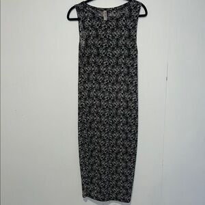 Feathers Women’s Black & White Sleeveless Midi Dress T21*
